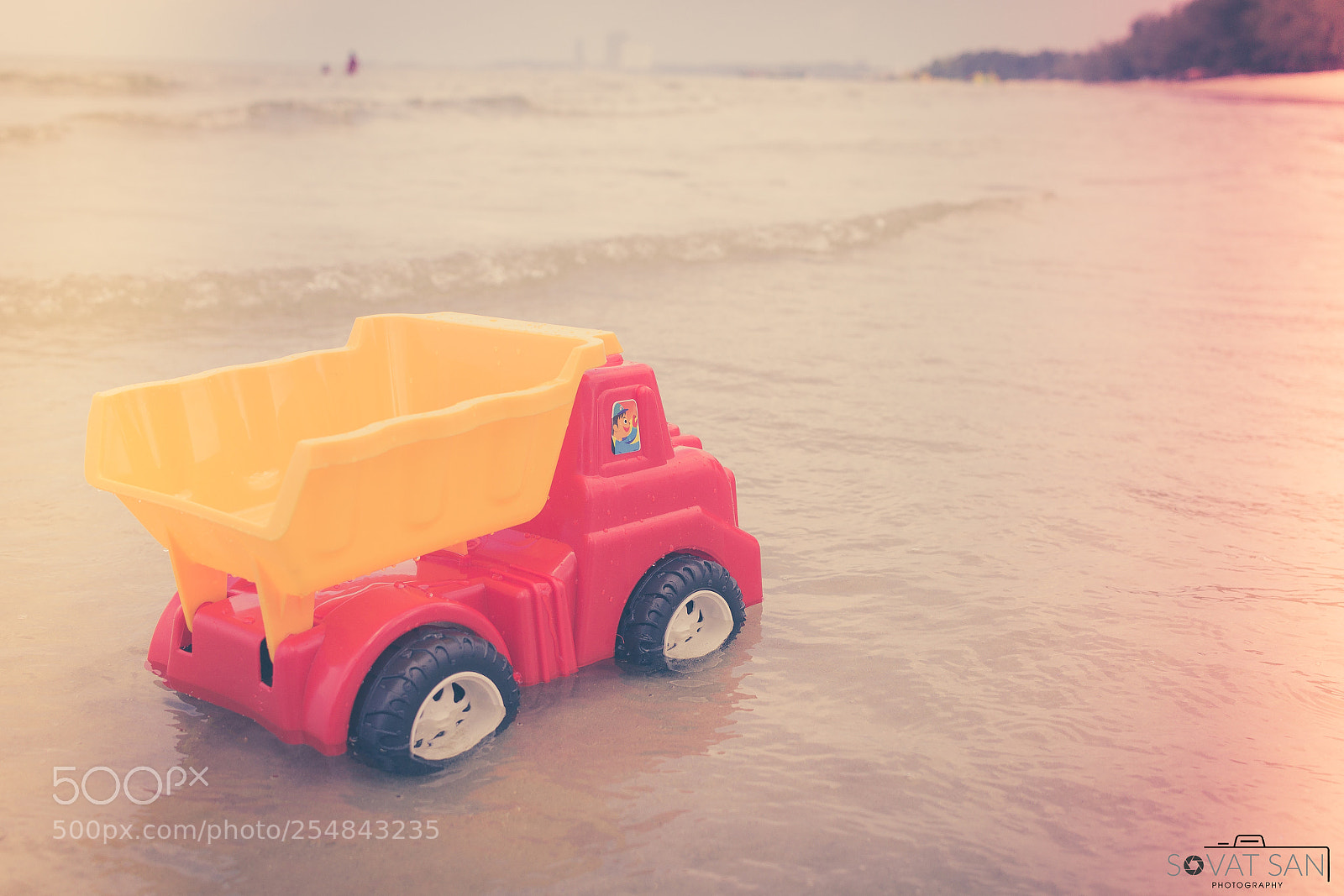 Canon EOS 60D sample photo. Toy truck photography