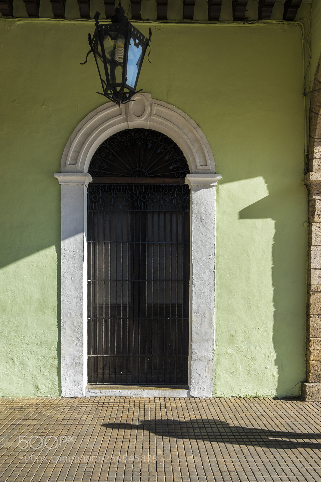 Fujifilm X-T2 sample photo. Building detail in plaza photography
