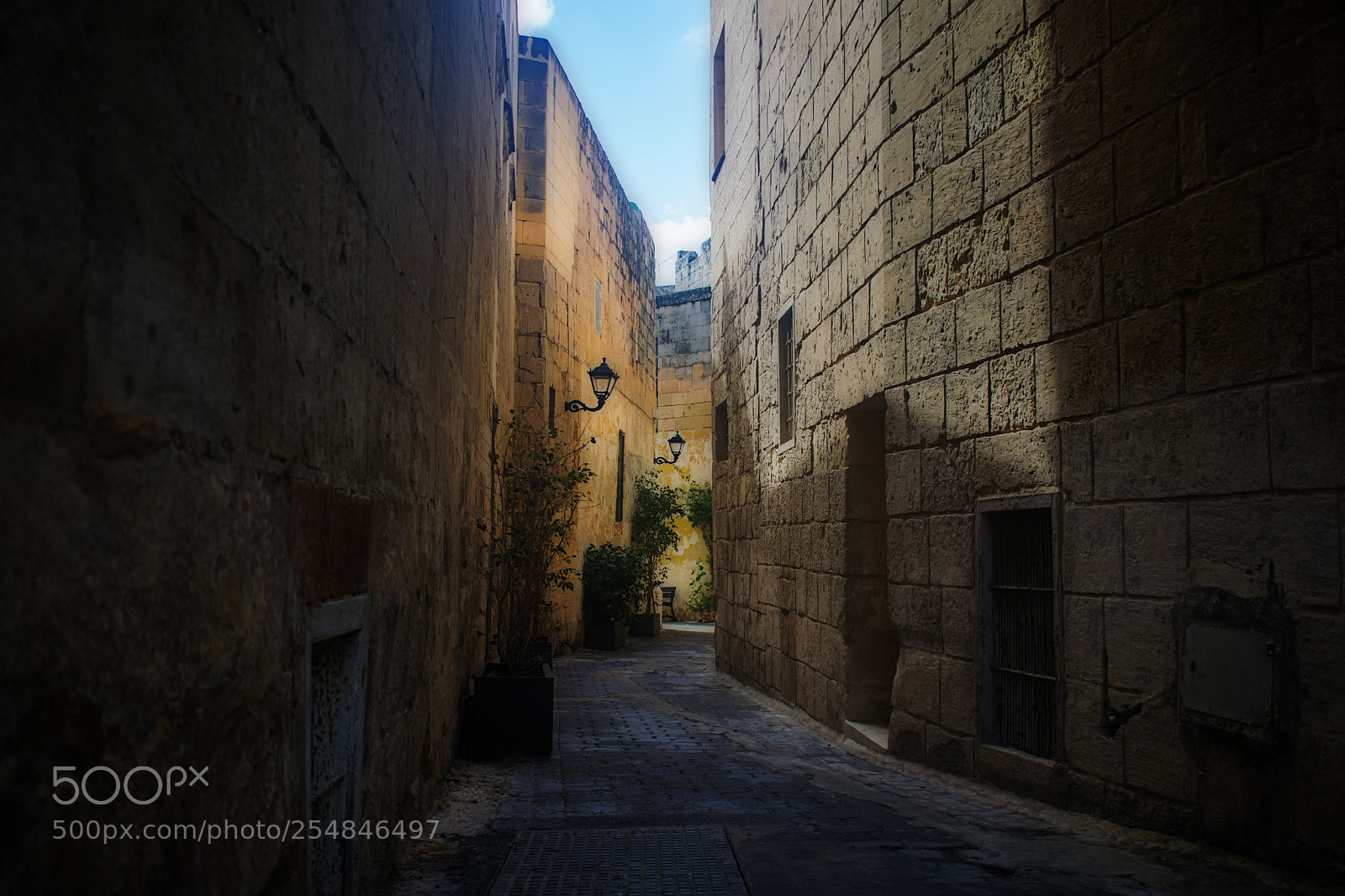 Nikon D3300 sample photo. A typical old alleway photography