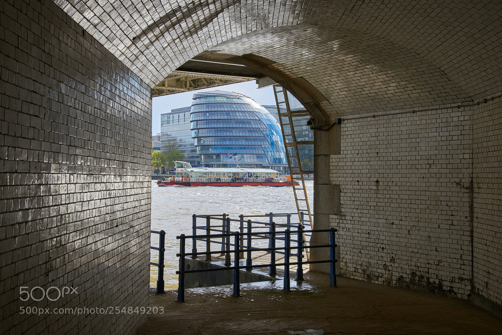 Nikon D800 sample photo. Londres city hall photography