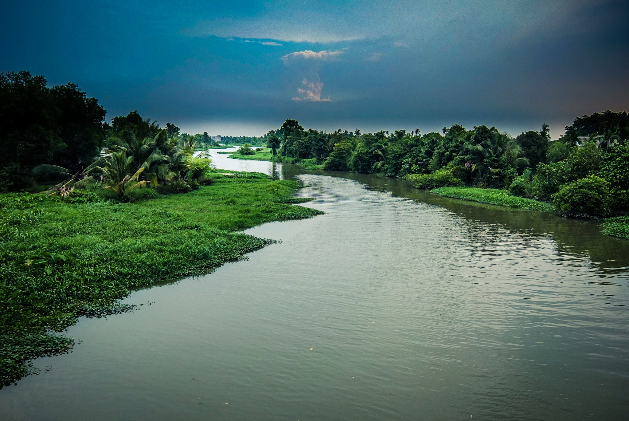 Fujifilm XF1 sample photo. Saigon river photography