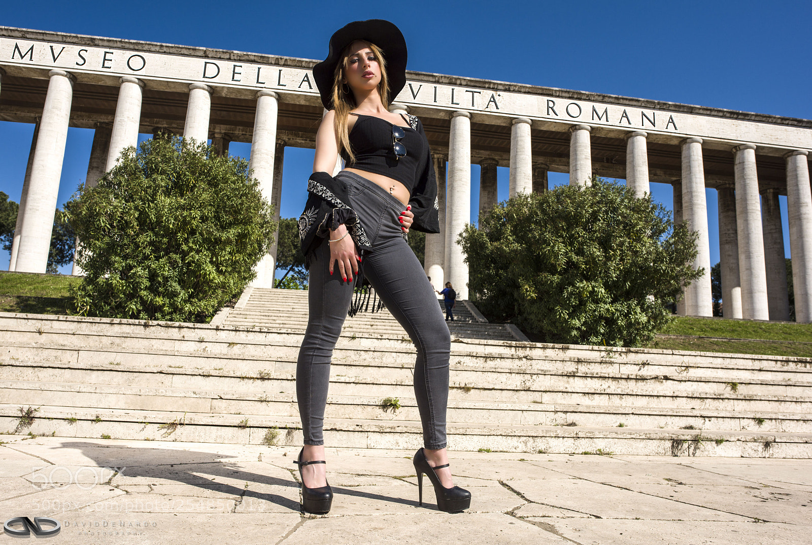 Nikon D810 sample photo. Statue among the columns photography
