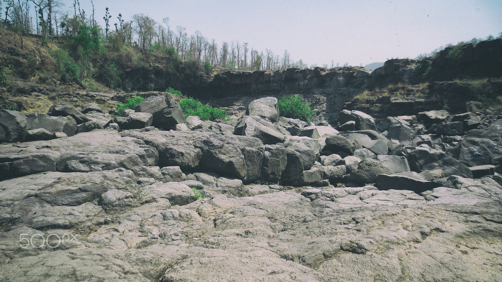 Canon IXUS 240 HS sample photo. Cave in rock photography