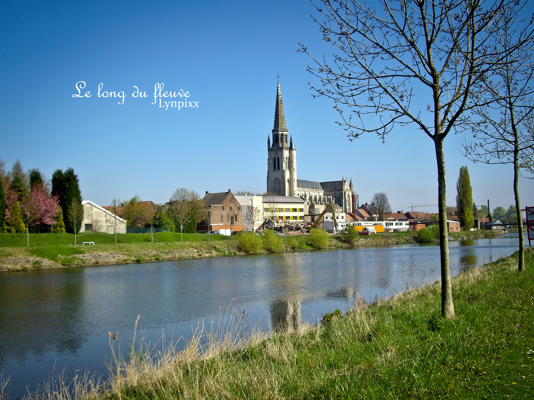 Pentax OPTIO S10 sample photo. Le long du fleuve photography