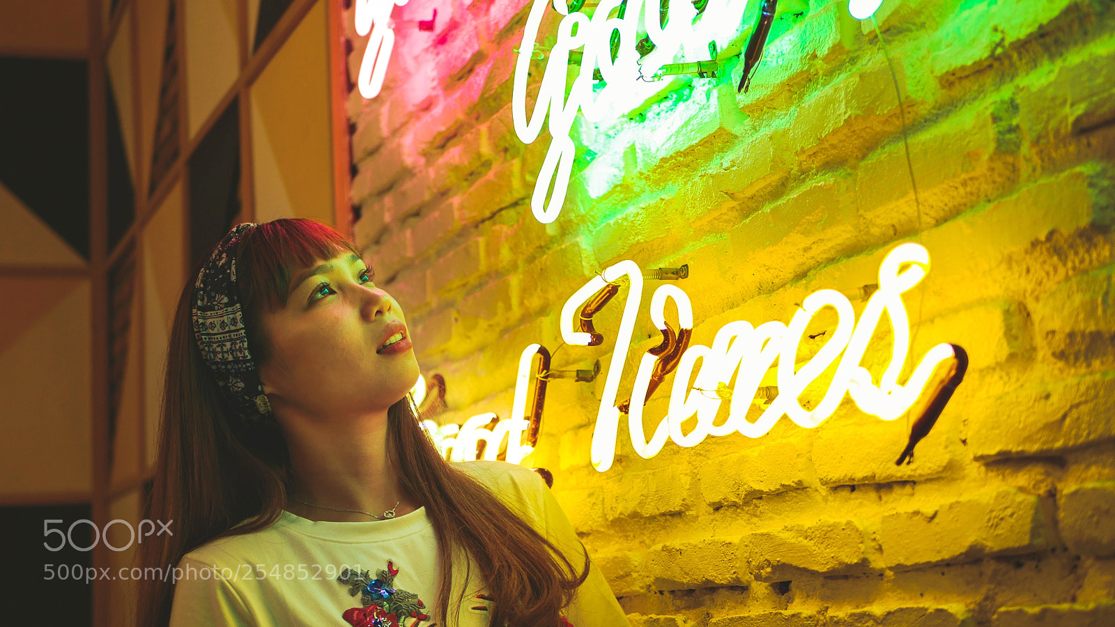 Panasonic Lumix DMC-G7 sample photo. Girl with the neon photography