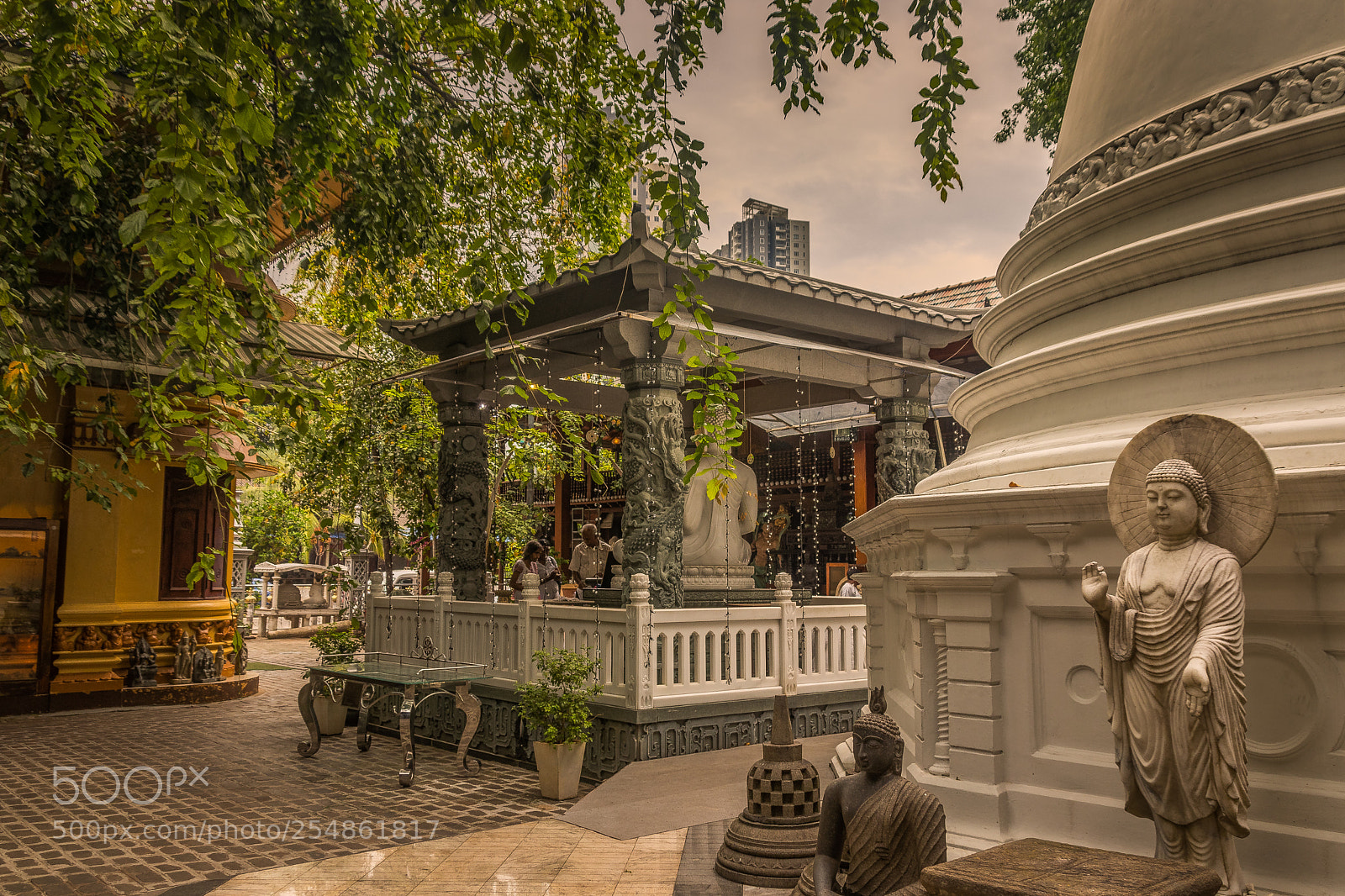 Canon EOS 80D sample photo. Temple courtyard photography