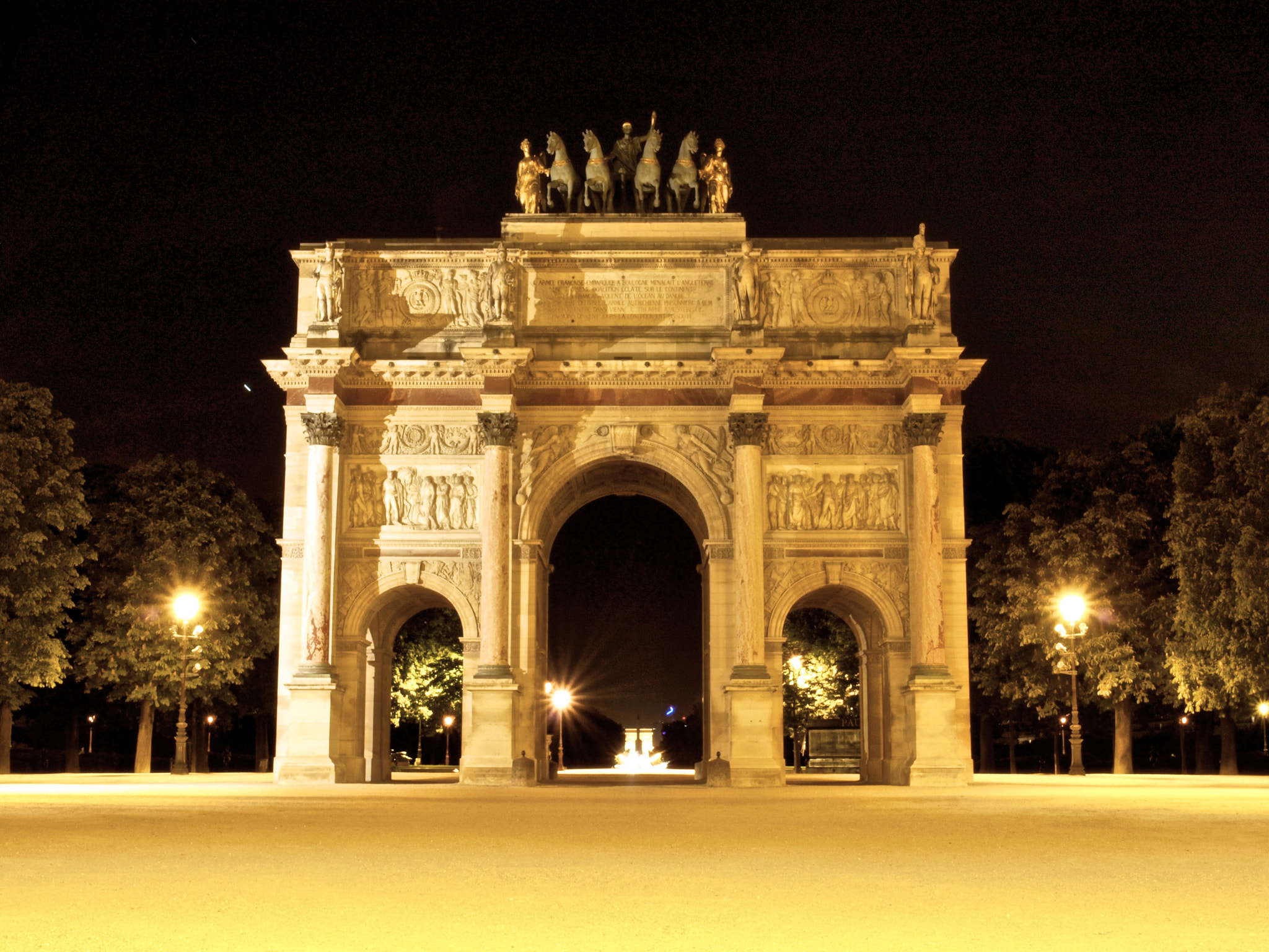 Olympus E-450 (EVOLT E-450) sample photo. The arc de triomphe photography