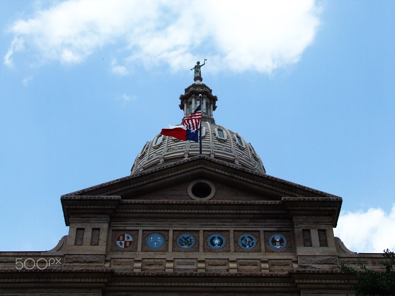 Fujifilm FinePix S5600 sample photo. Texas capitol photography