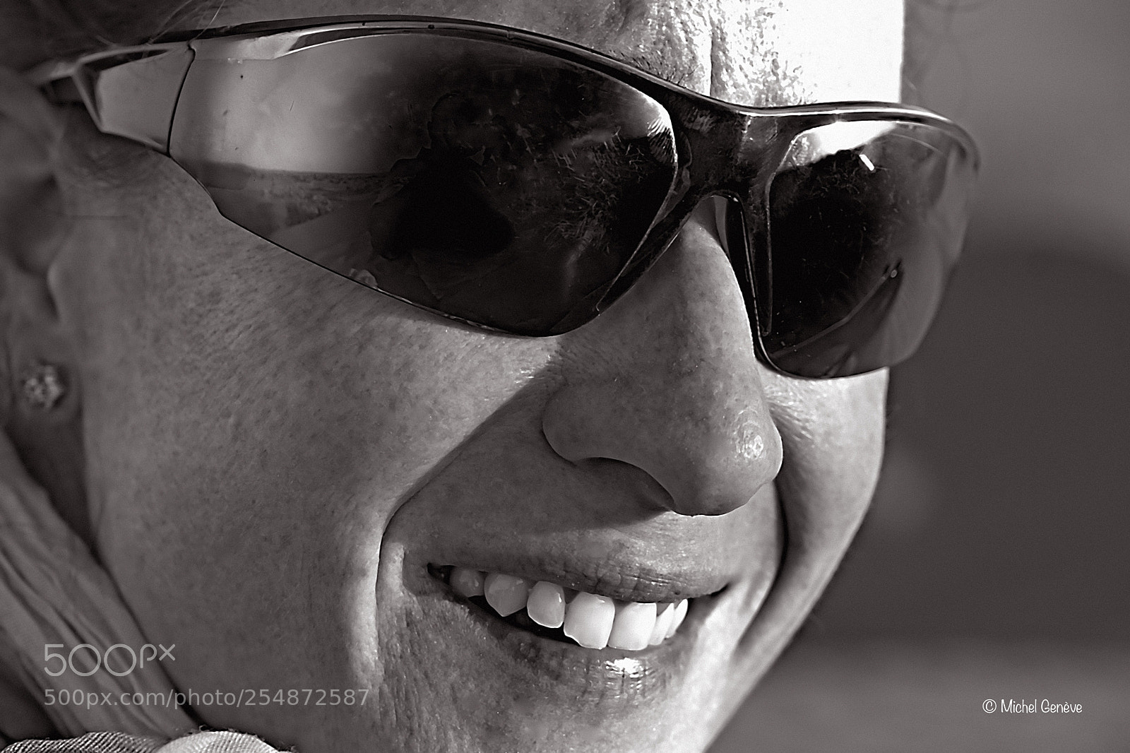 Sony a6000 sample photo. Sourire et joie qu'elle photography