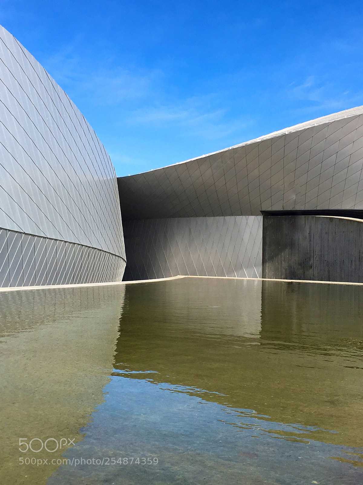 Apple iPhone SE sample photo. The blue planet
aquarium photography