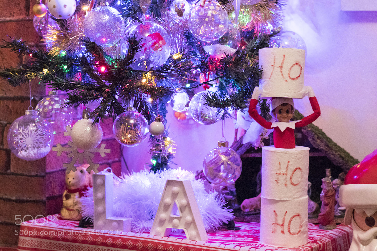 Canon EOS 77D (EOS 9000D / EOS 770D) sample photo. Elf on the shelf 18.12 photography