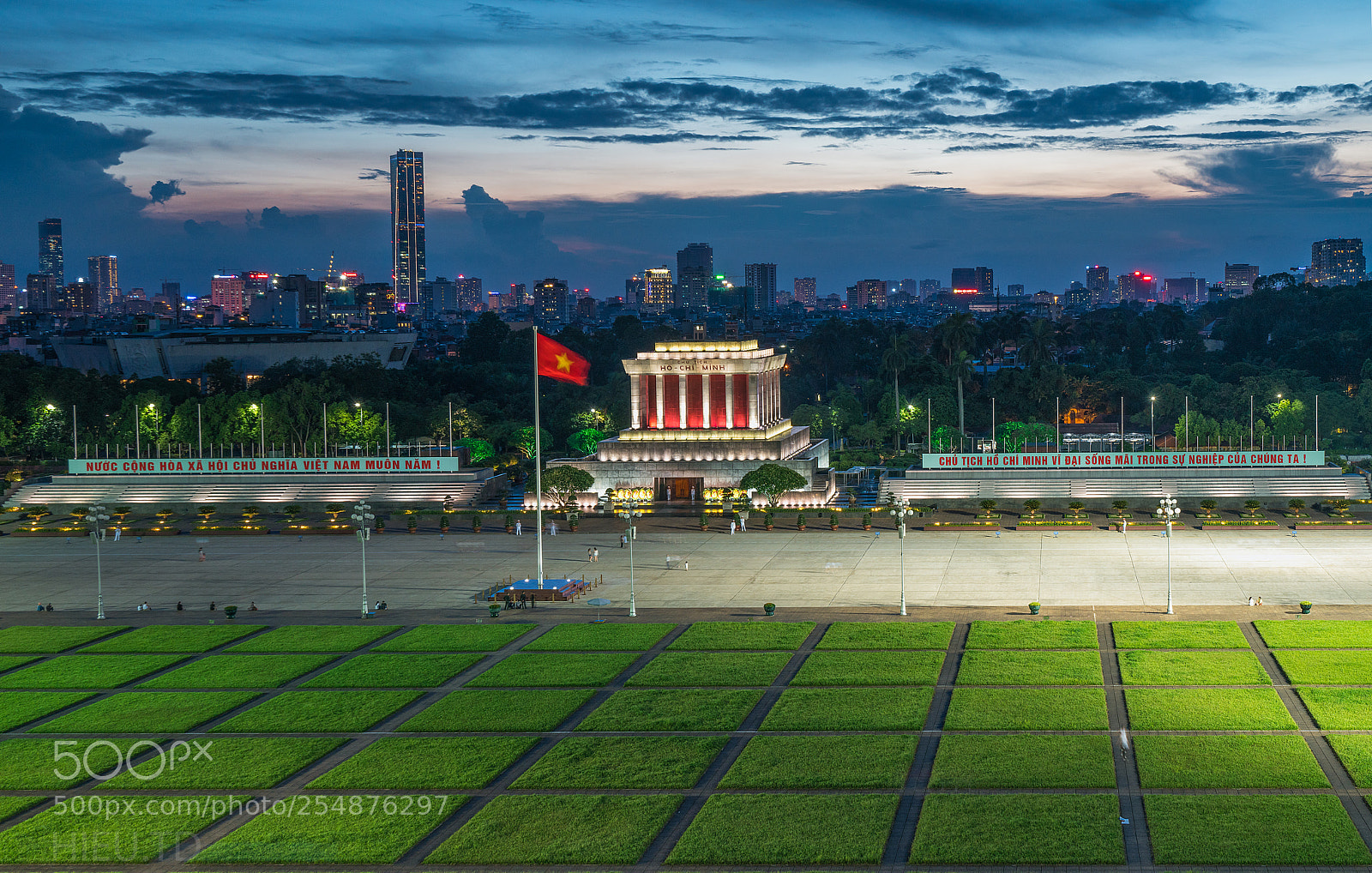 Sony a7R II sample photo. Hanoi 12 ho chi photography