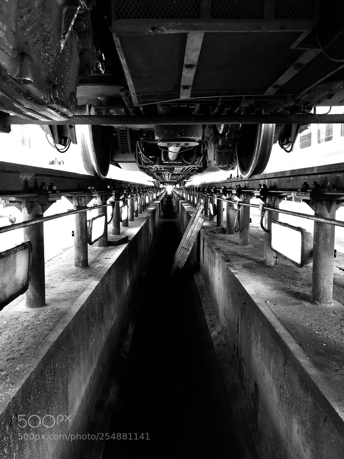 Apple iPhone X sample photo. Train, my job photography
