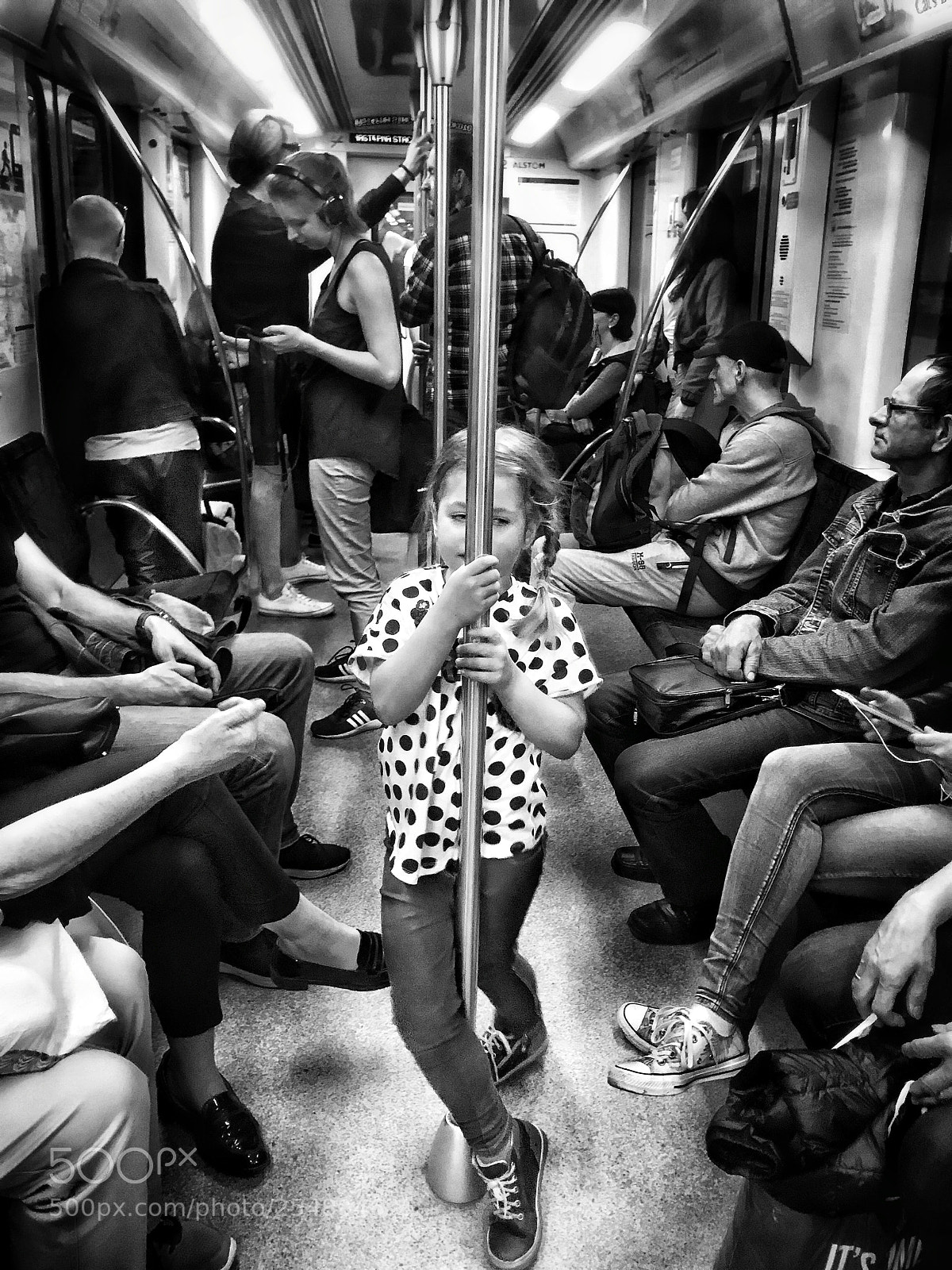 Apple iPhone 7 sample photo. In the subway photography