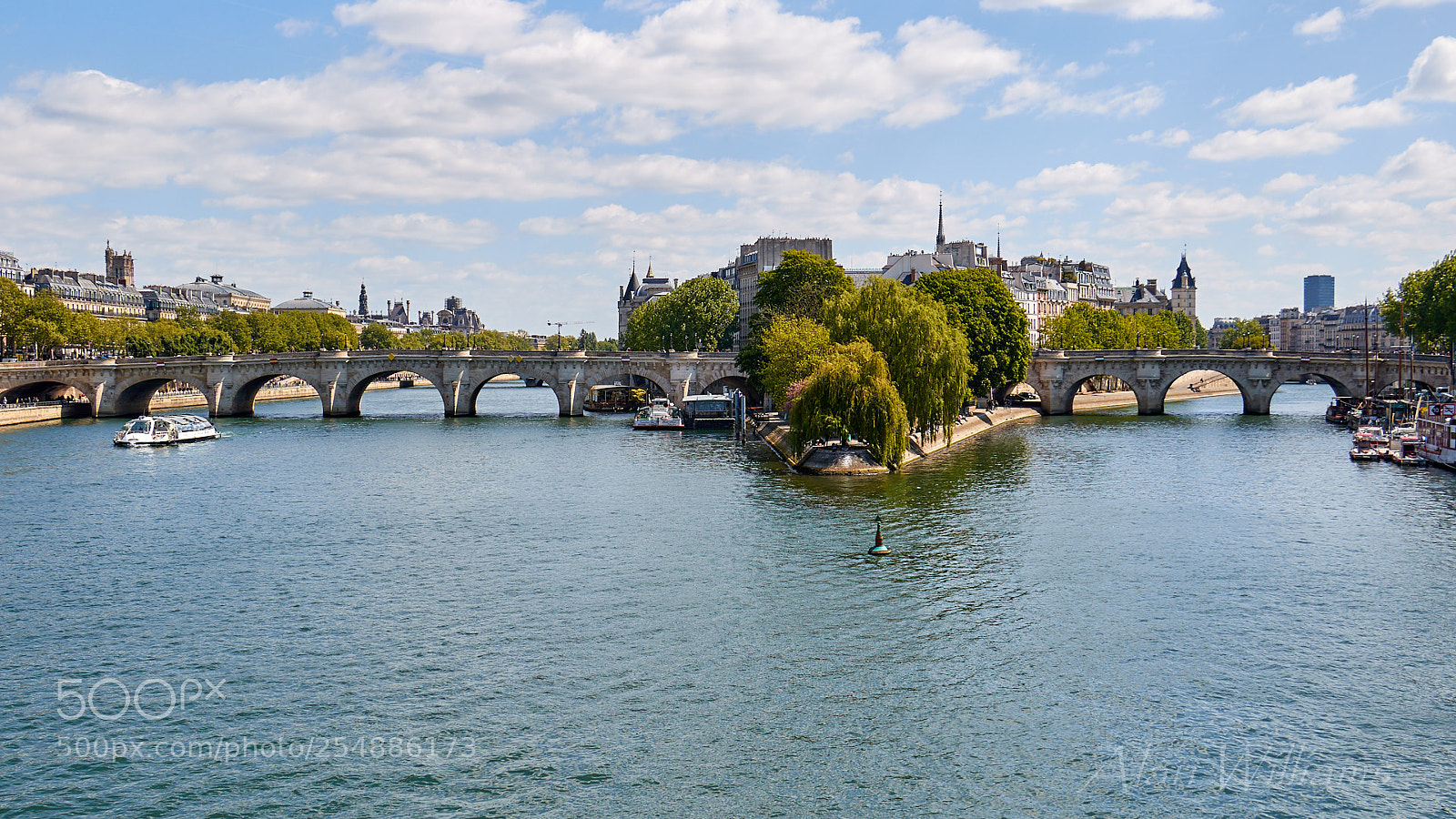 Canon EOS 7D Mark II sample photo. France photography
