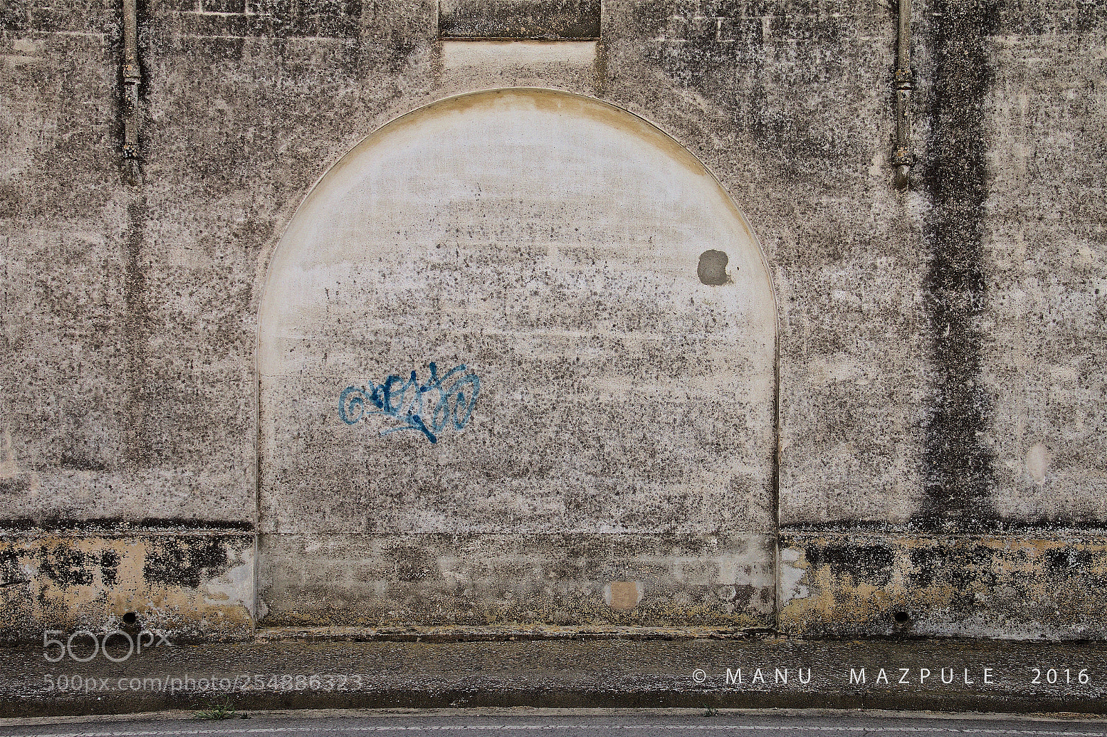 Canon EOS 70D sample photo. 304. girona. catalunya... no passing... photography