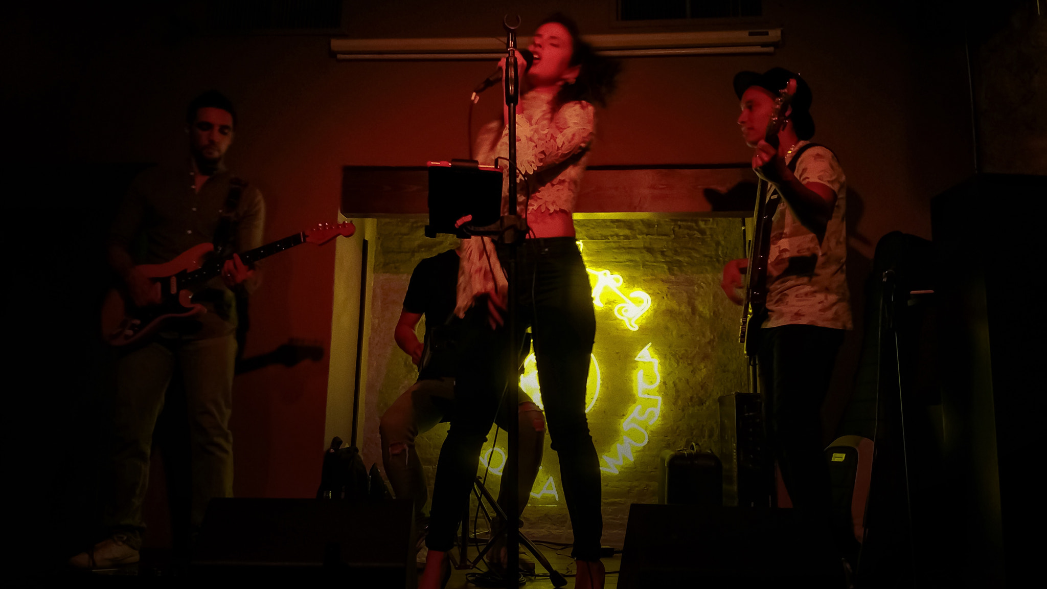 Motorola XT1650 sample photo. Cantante photography