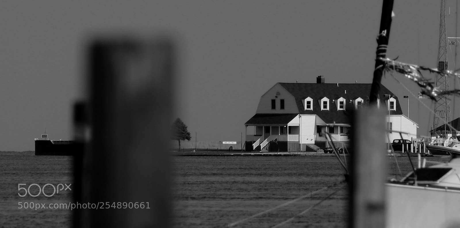 Canon EOS 800D (EOS Rebel T7i / EOS Kiss X9i) sample photo. Old fort niagara light photography