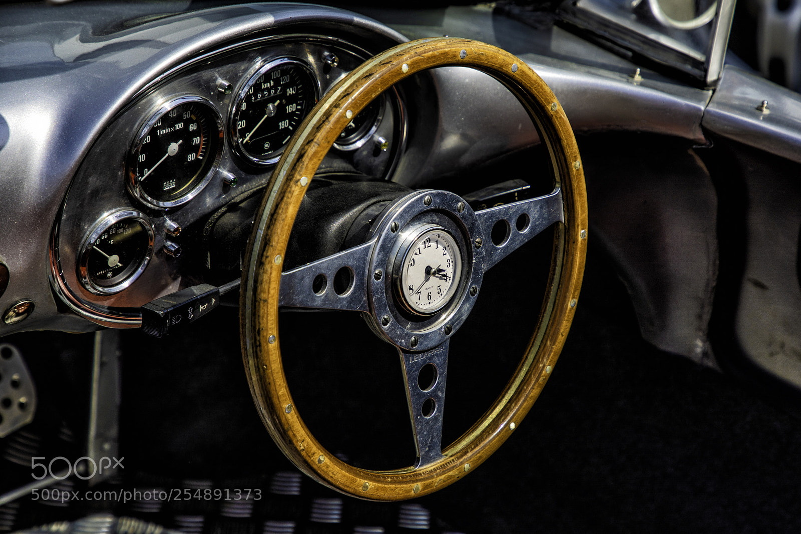 Canon EOS 5D Mark IV sample photo. Steering wheel photography