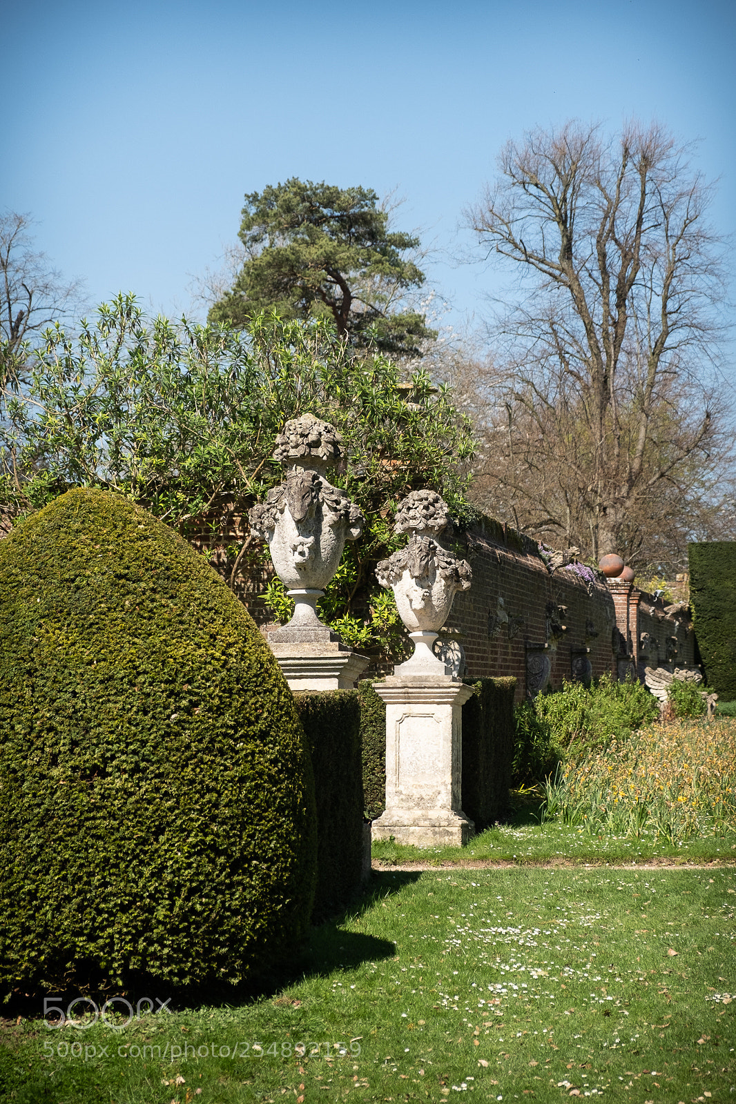Fujifilm X-T2 sample photo. Garden ornaments photography