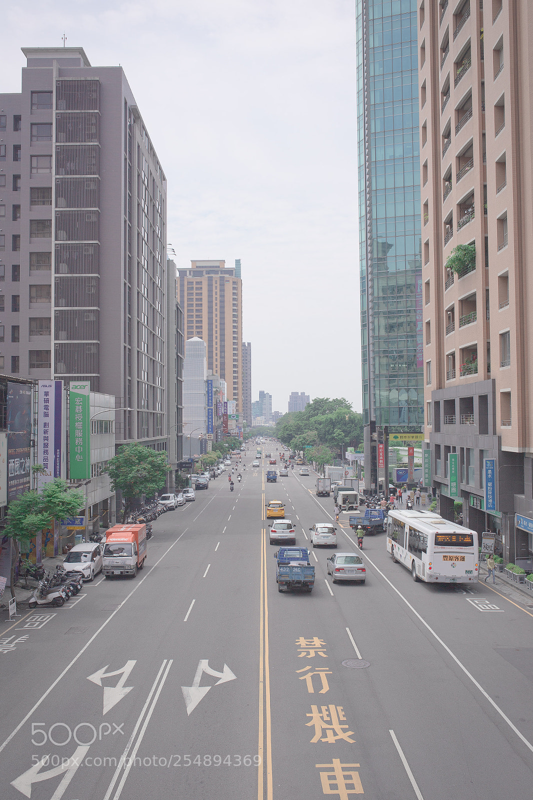 Canon EOS 6D sample photo. Taichung street. photography