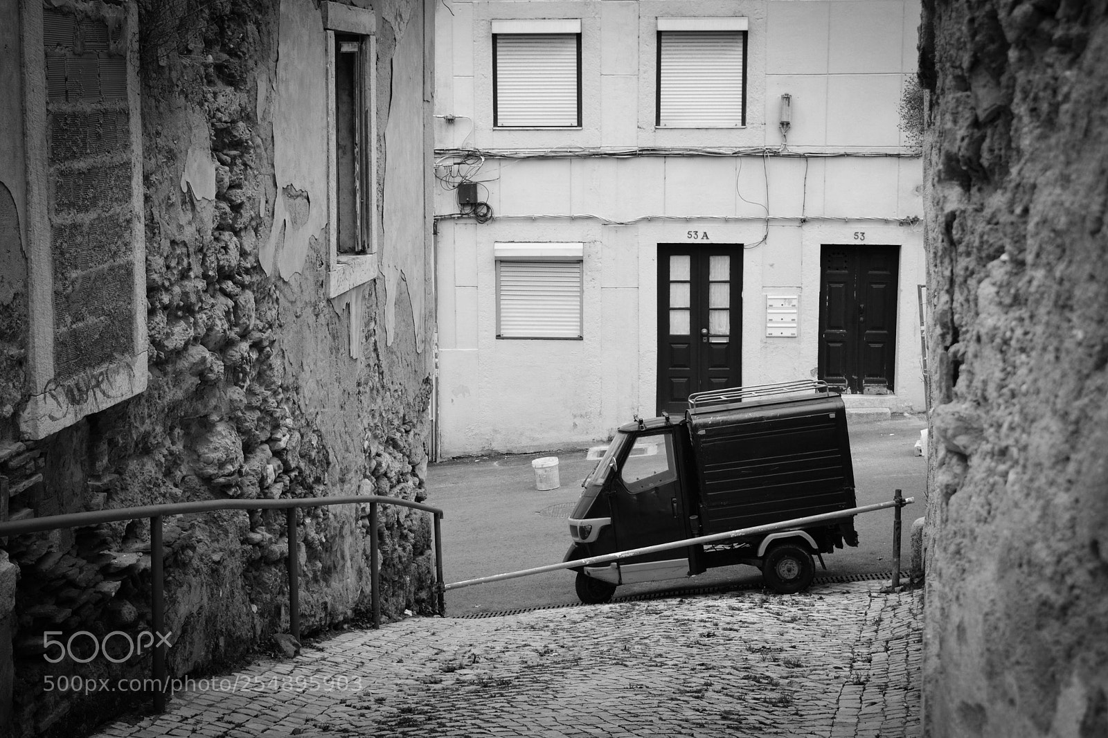 Nikon D5200 sample photo. Streets of almada photography