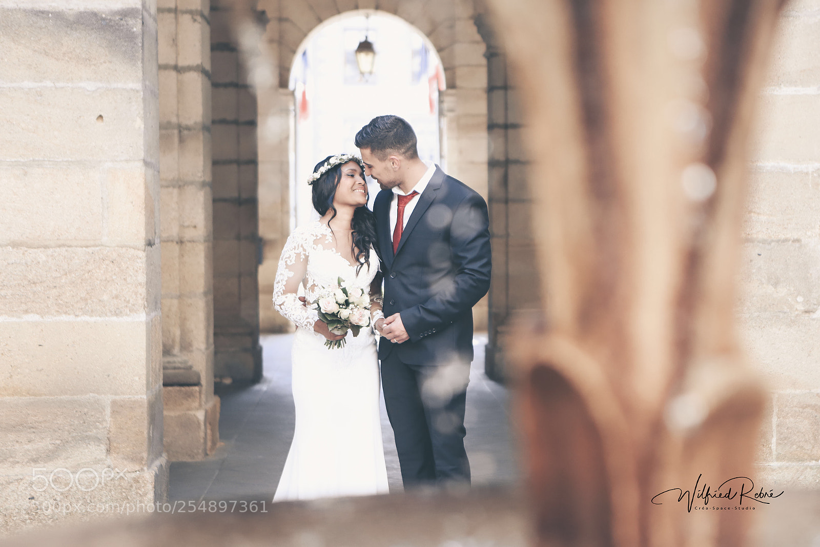 Canon EOS 6D Mark II sample photo. Perfect spring wedding day photography
