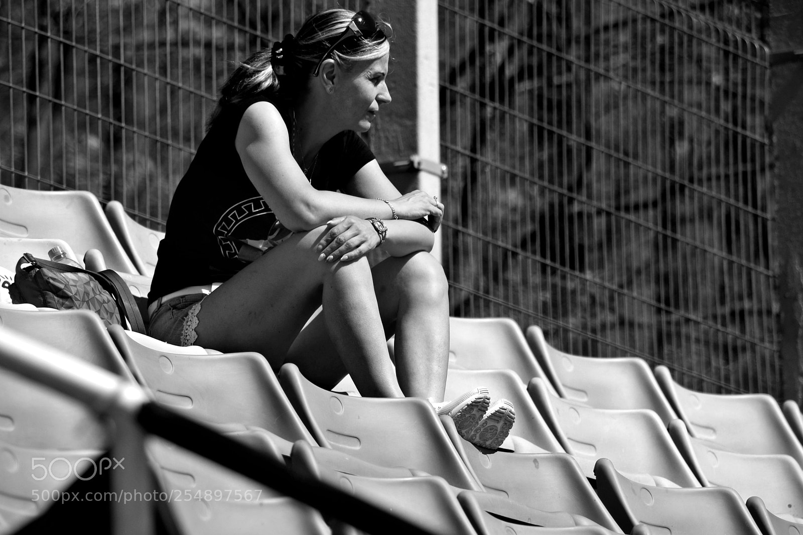 Pentax K-50 sample photo. Spectator photography