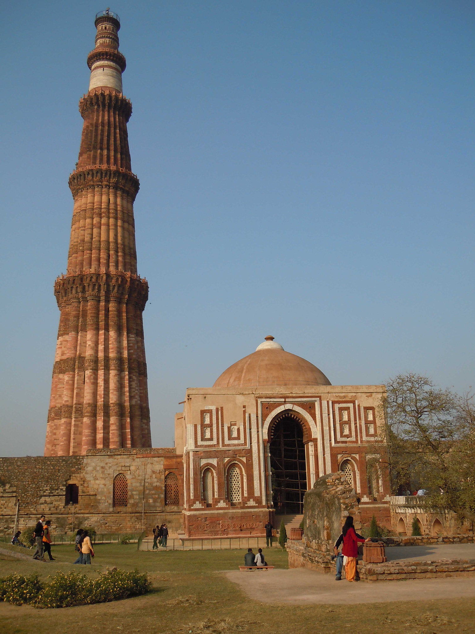 Nikon Coolpix S8000 sample photo. Qutub minar & alai darwaja photography