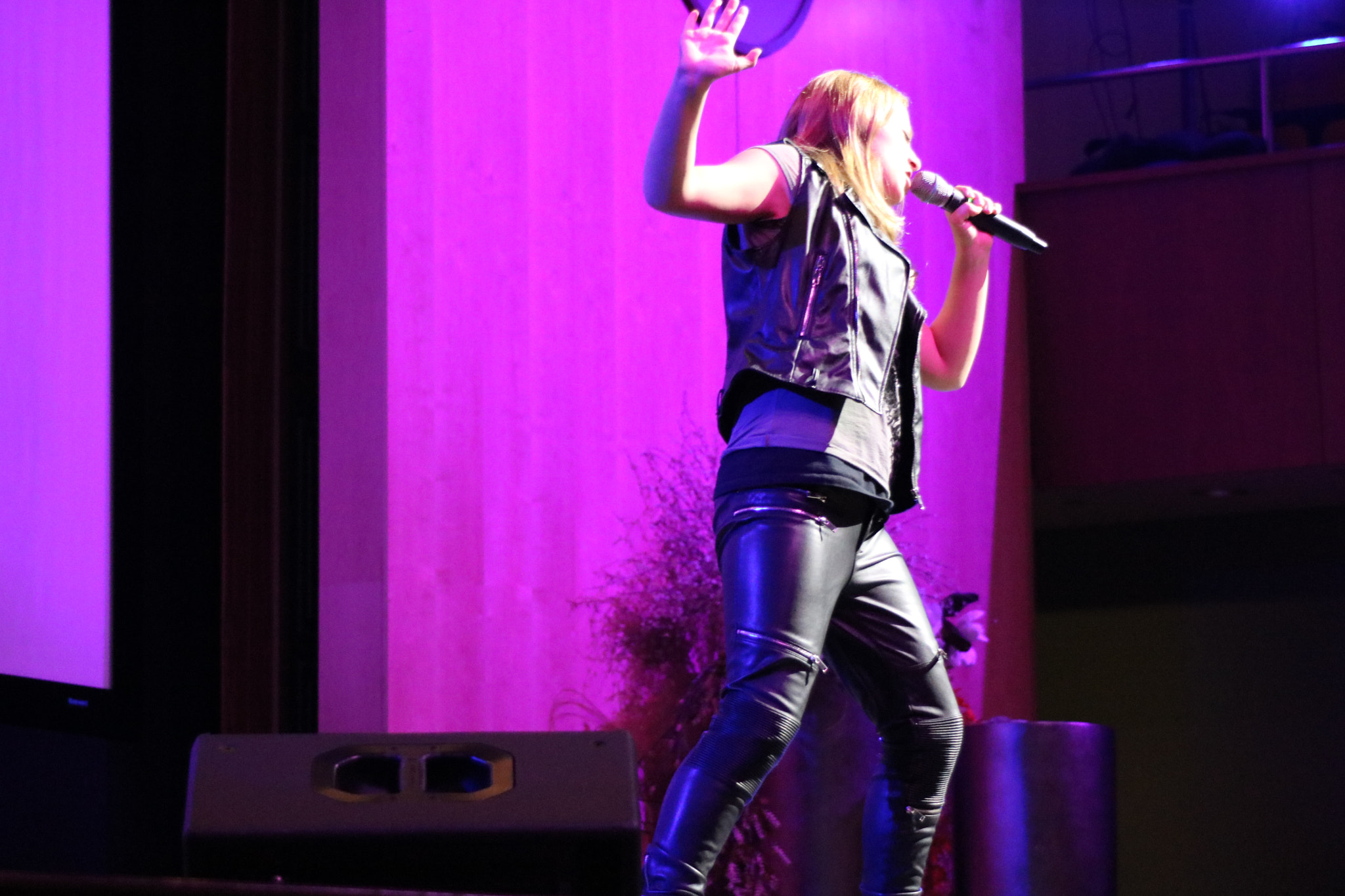 Canon EOS 750D (EOS Rebel T6i / EOS Kiss X8i) sample photo. Burbank singing star competition 4 22 18 photography