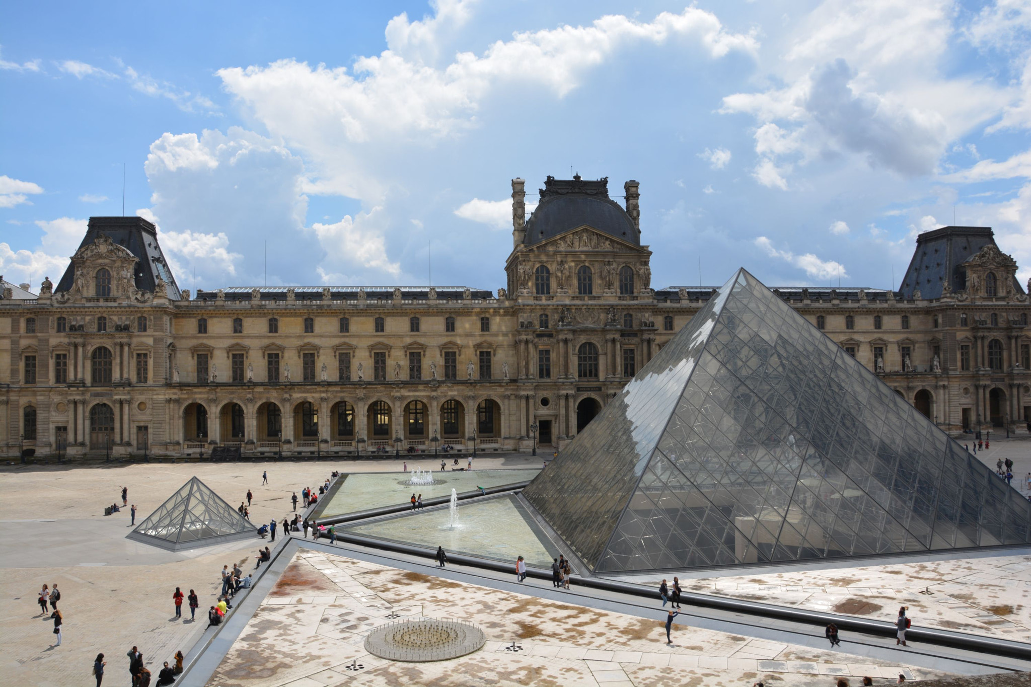 Nikon D5200 sample photo. Louvre photography
