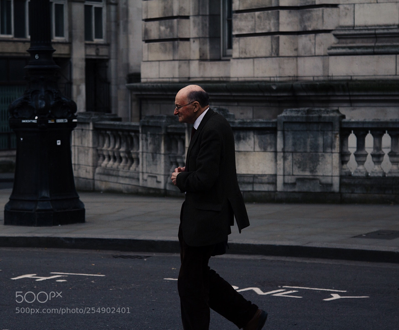 Canon EOS 600D (Rebel EOS T3i / EOS Kiss X5) sample photo. The old man. photography