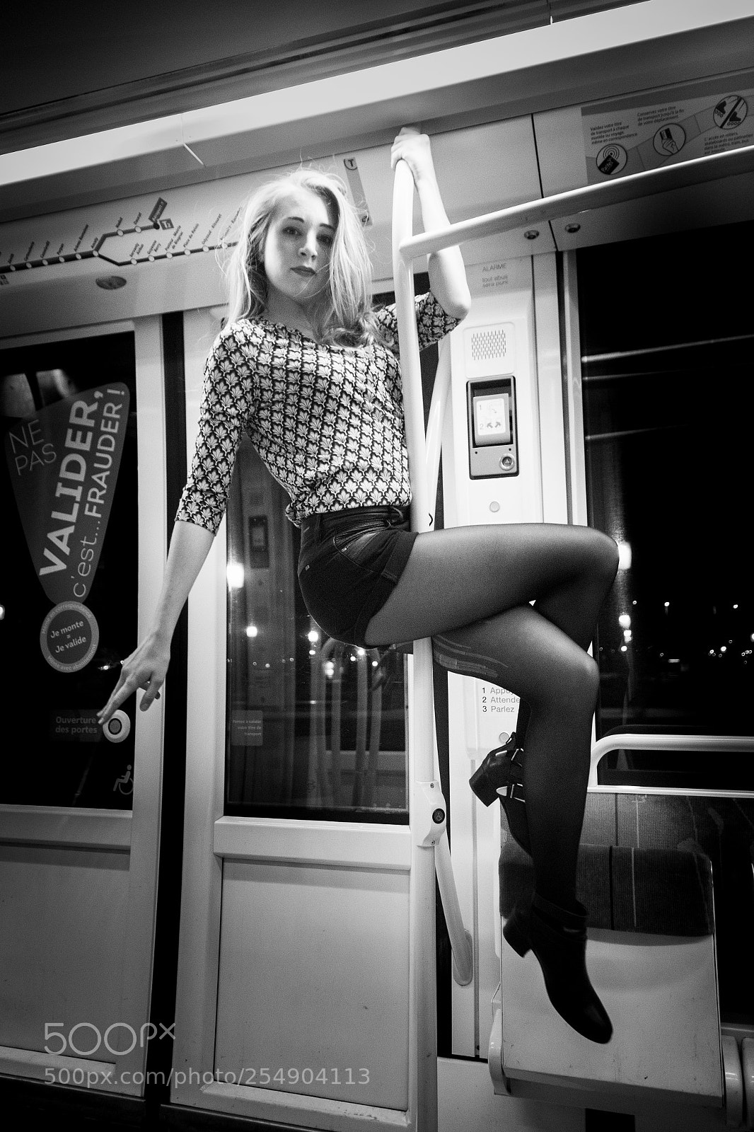 Canon EOS 70D sample photo. Street pole photography