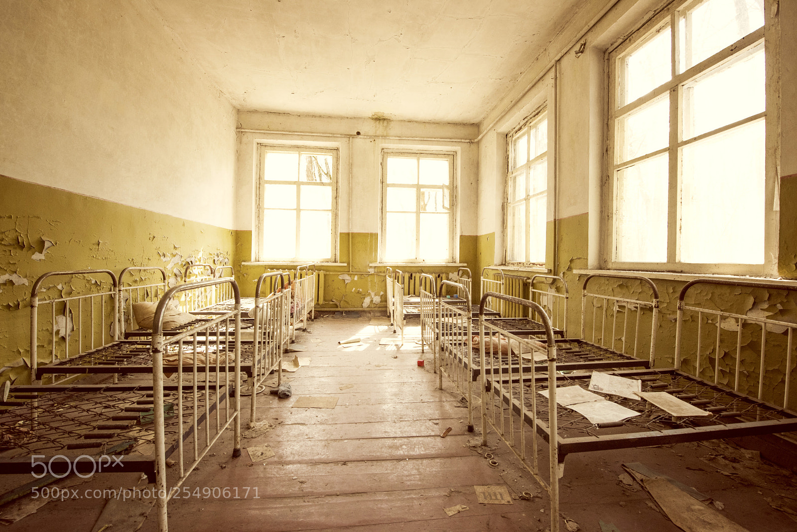 Nikon D810 sample photo. Children's bedroom of abandoned photography