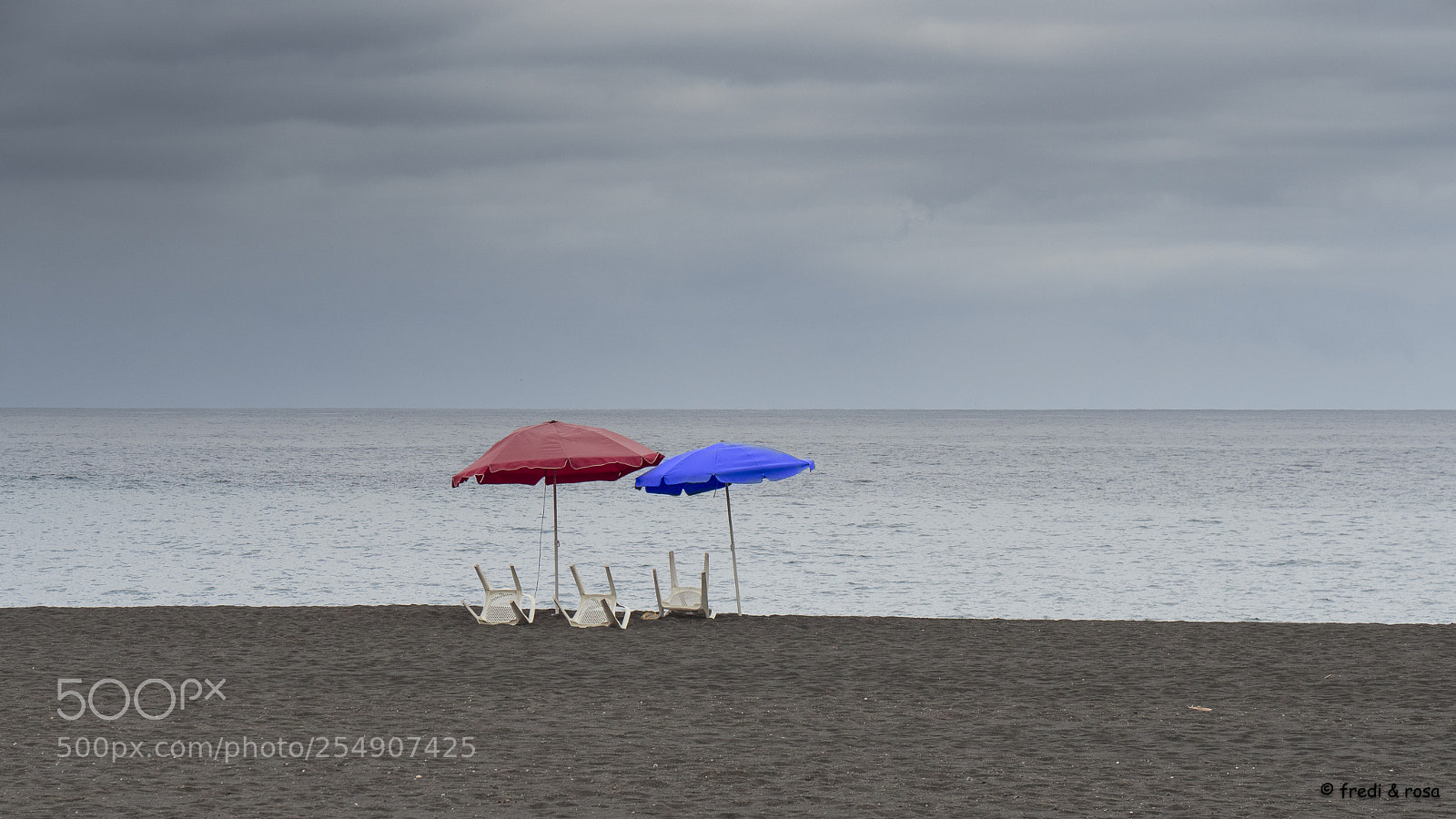 Olympus OM-D E-M5 II sample photo. Blau i vermell photography