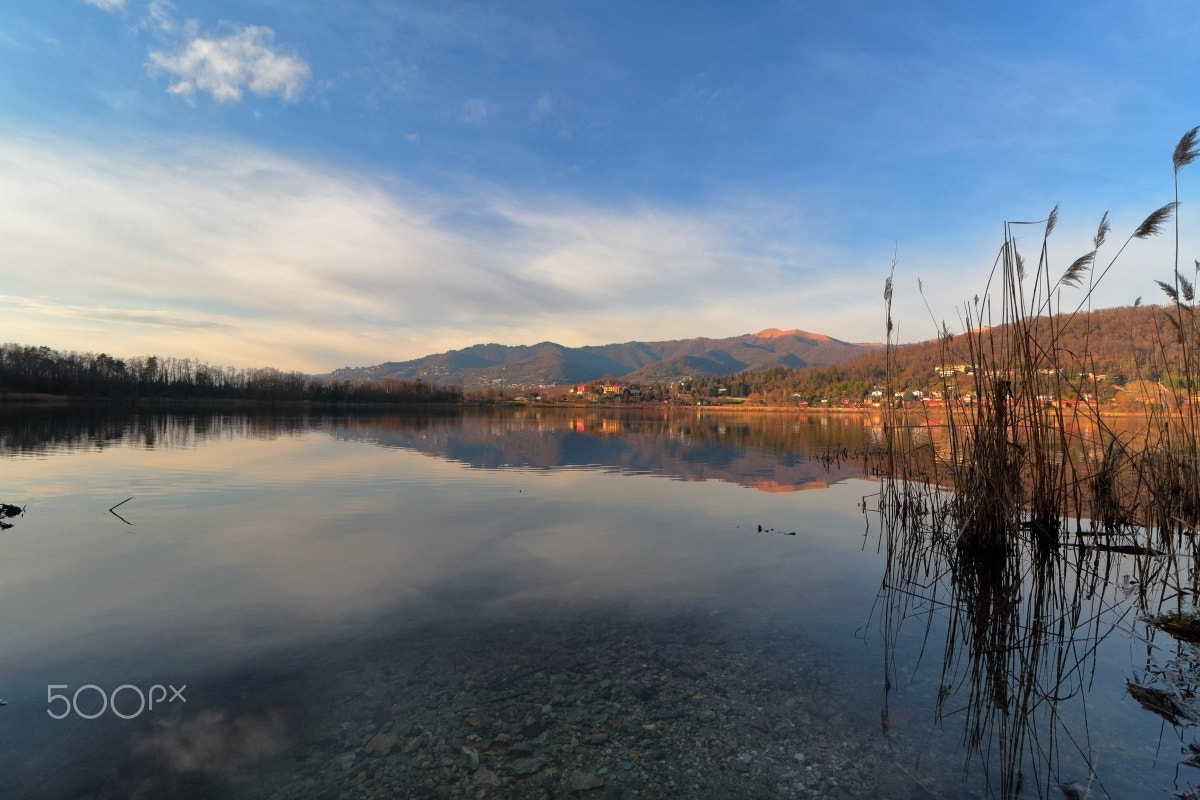 Canon EOS 1200D (EOS Rebel T5 / EOS Kiss X70 / EOS Hi) + Canon EF-S 10-18mm F4.5–5.6 IS STM sample photo. A calm evening at montorfano lake photography