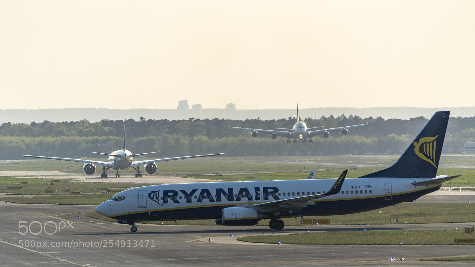 Sony a7R III sample photo. Taxiing ryanair @ fra photography