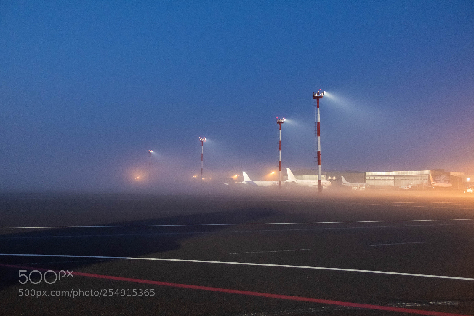 Fujifilm X-T20 sample photo. Airport photography