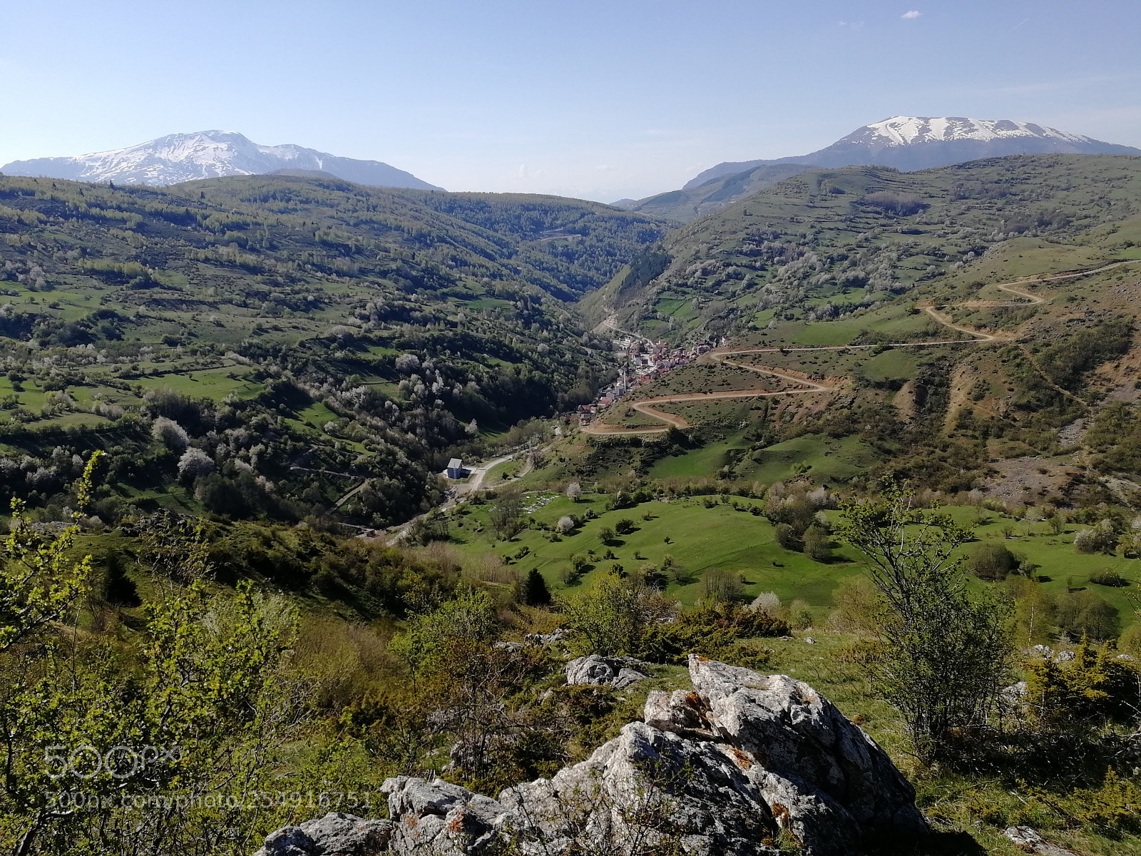 HUAWEI Honor 9 sample photo. Mountain village photography