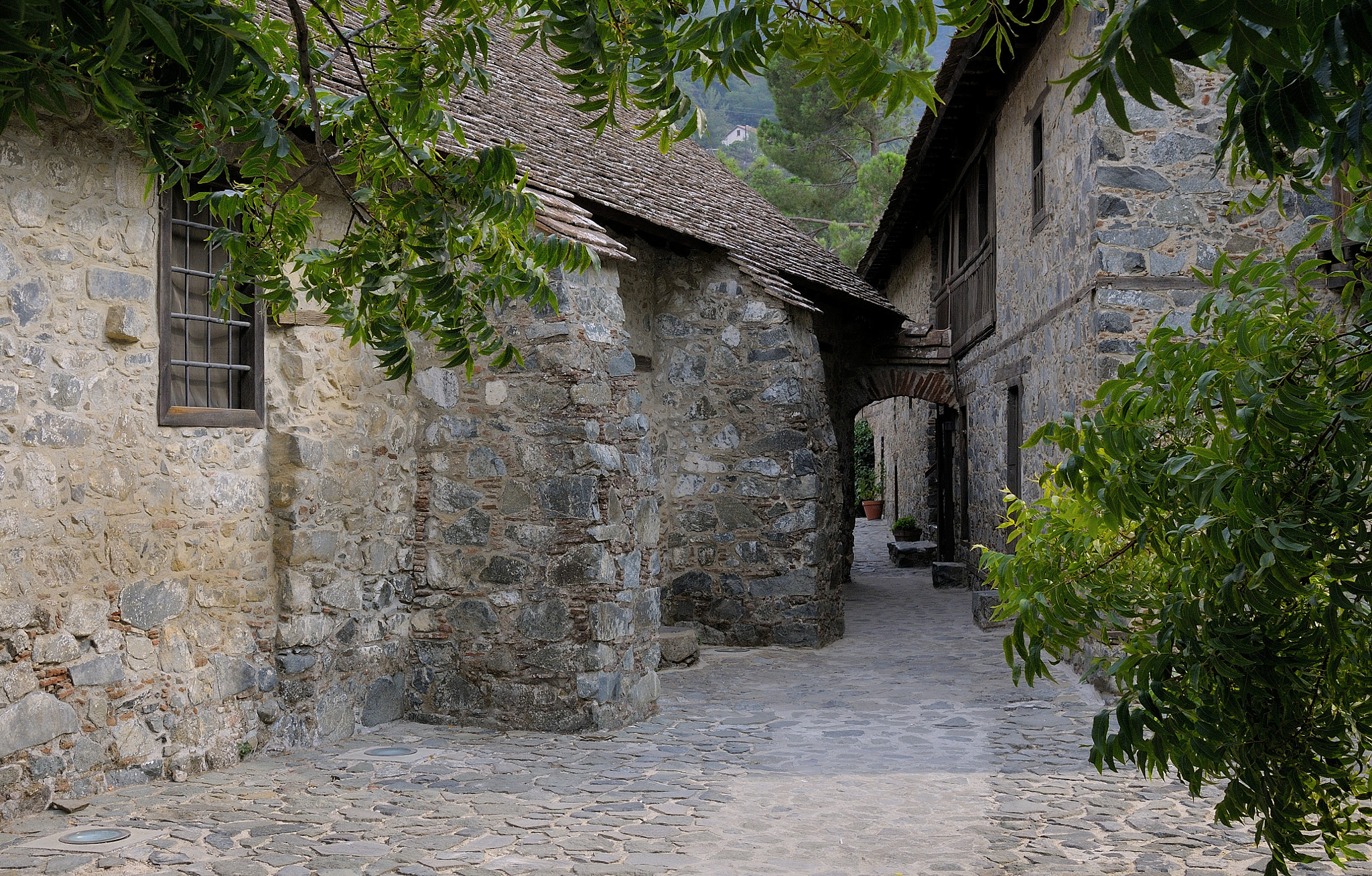 AF Zoom-Nikkor 28-105mm f/3.5-4.5D IF sample photo. Ancient monastery. photography