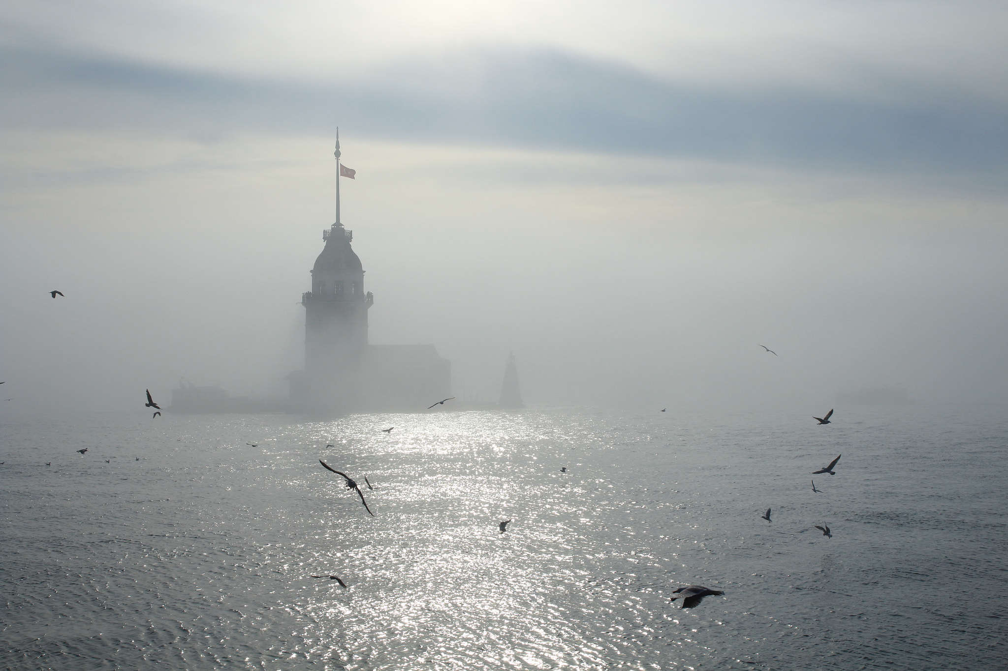 Canon EOS 700D (EOS Rebel T5i / EOS Kiss X7i) sample photo. Foggy istanbul 04 photography