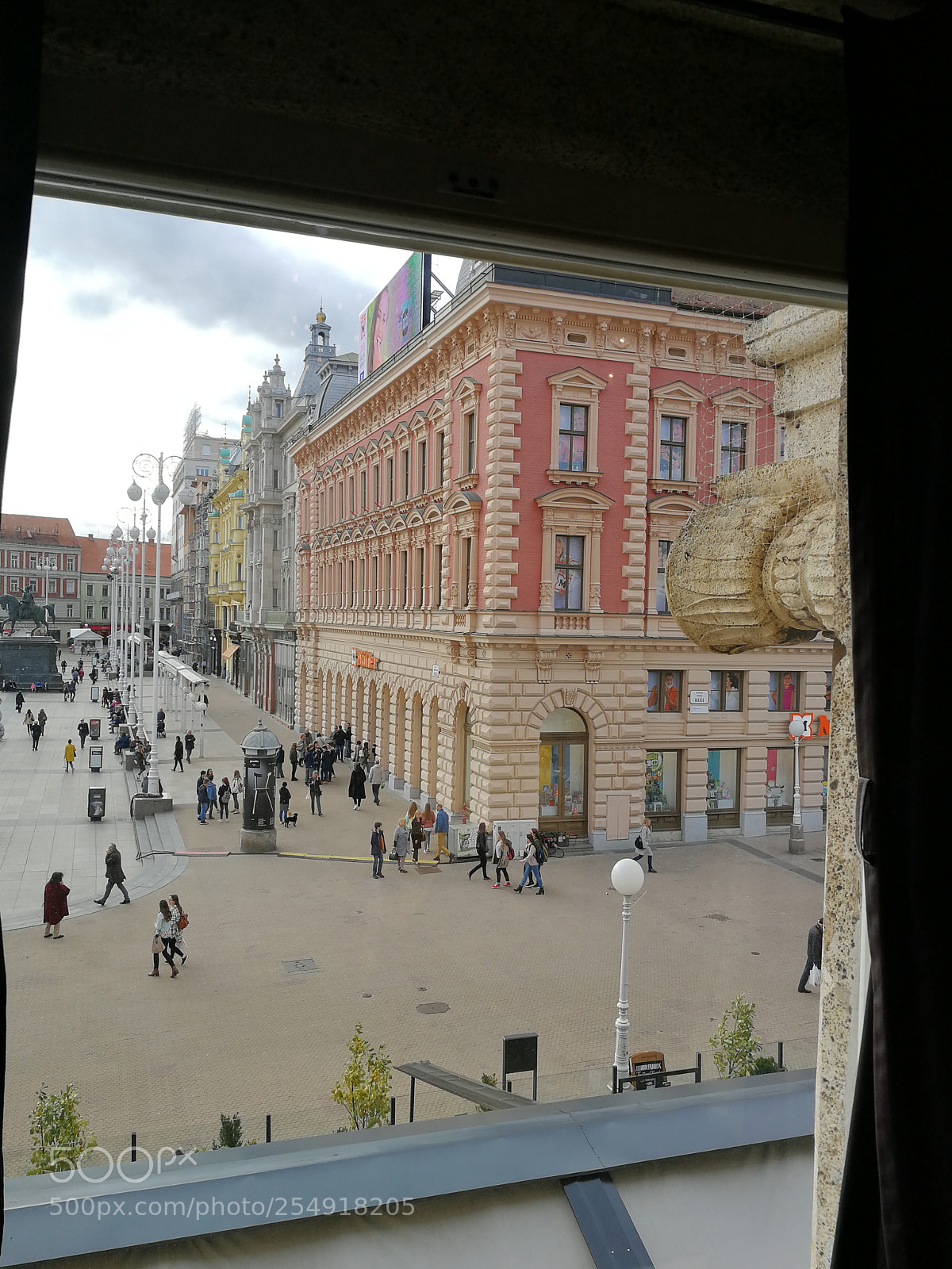 HUAWEI P10 sample photo. Sdr photography