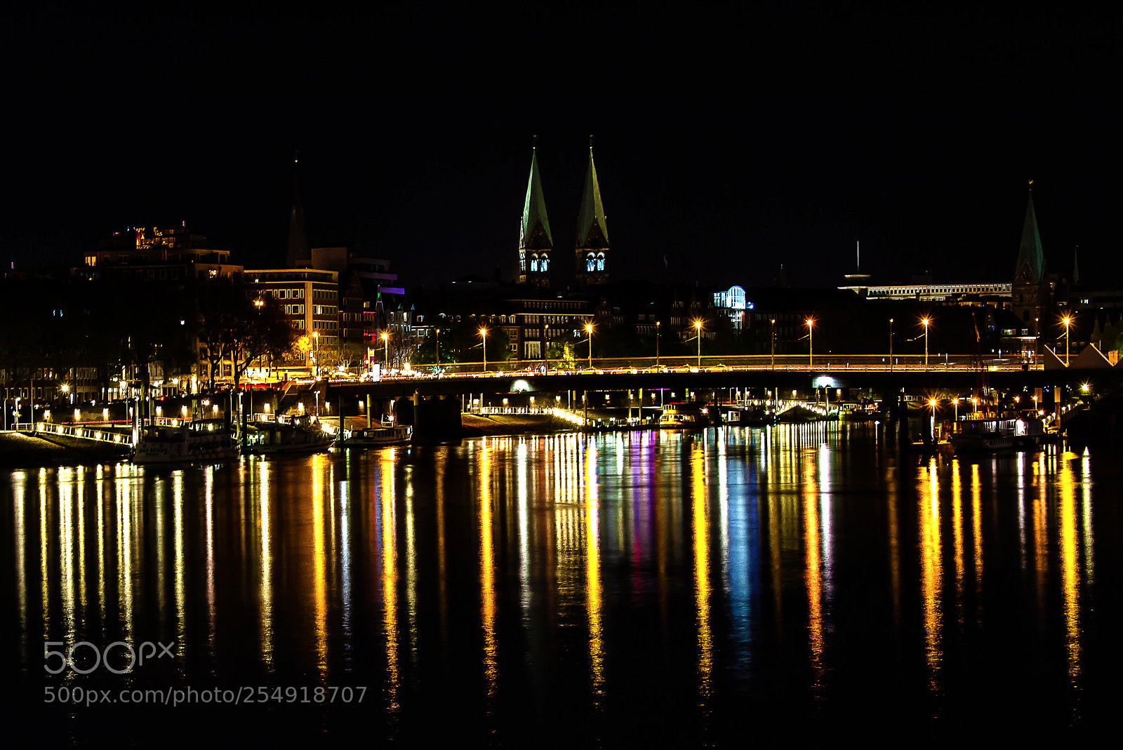 Canon EOS 700D (EOS Rebel T5i / EOS Kiss X7i) sample photo. Bremen by night photography
