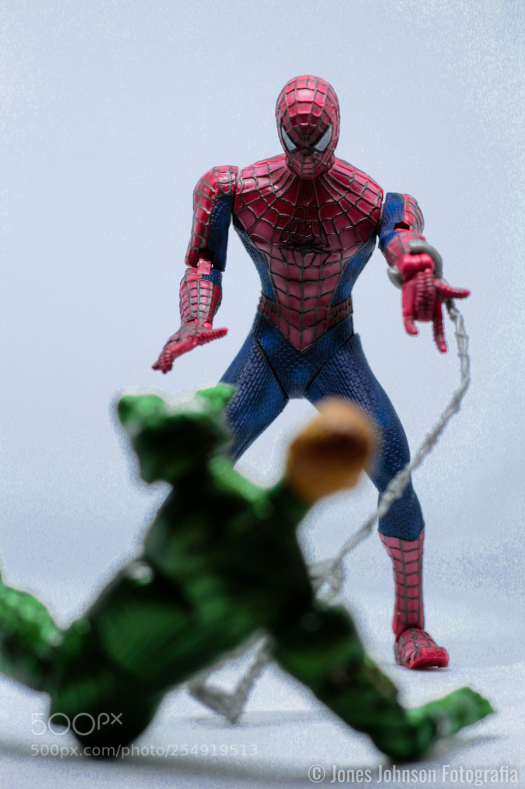 Canon EOS 1300D (EOS Rebel T6 / EOS Kiss X80) sample photo. Spider-man wins. photography