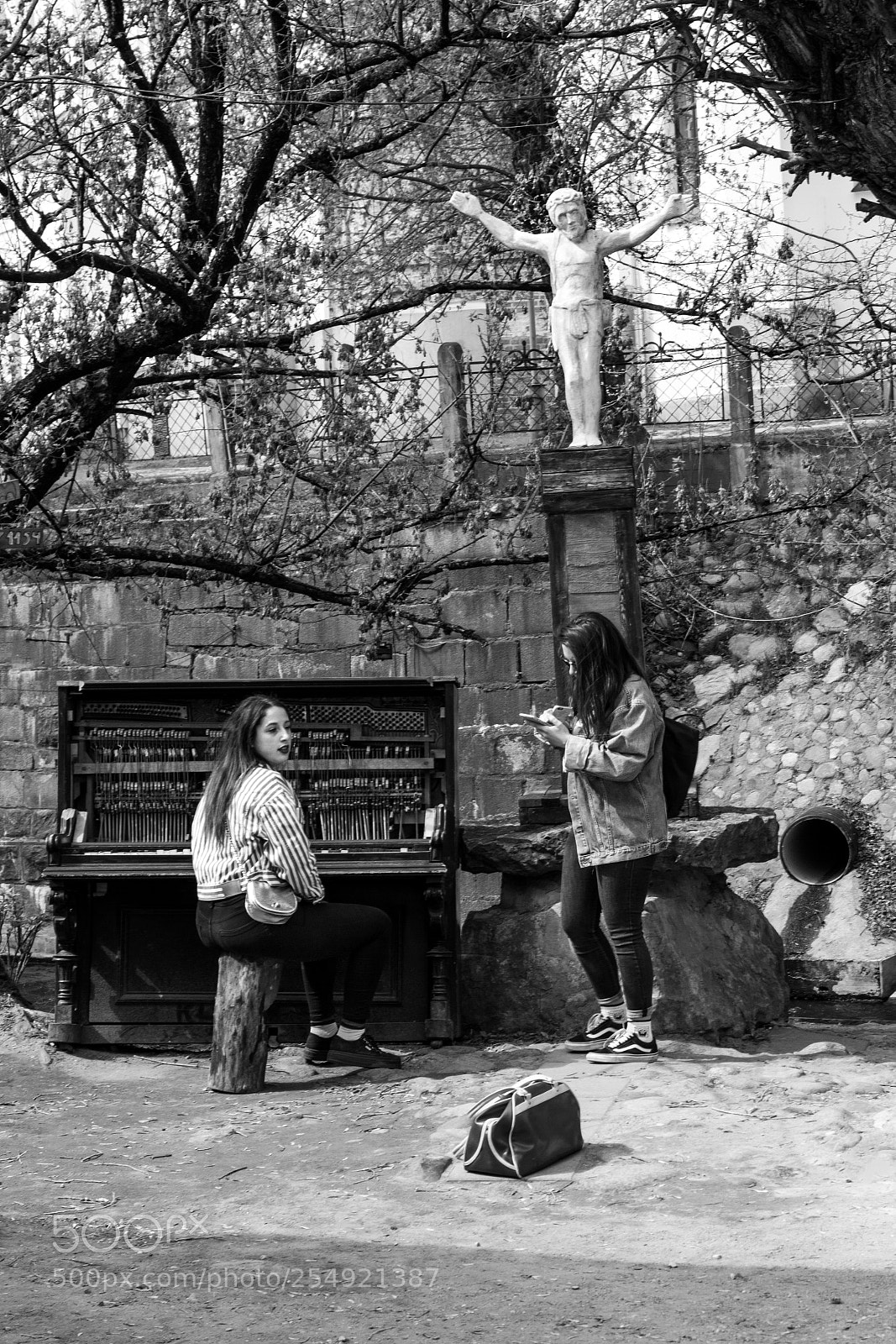 Canon EOS 7D sample photo. Street performer photography
