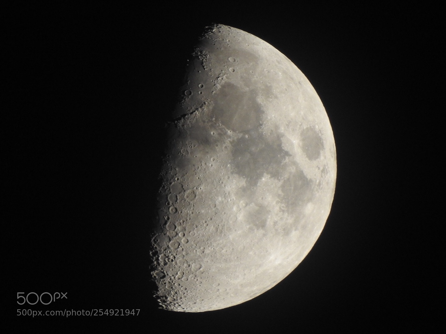 Nikon Coolpix P900 sample photo. Tonight’s moon photography