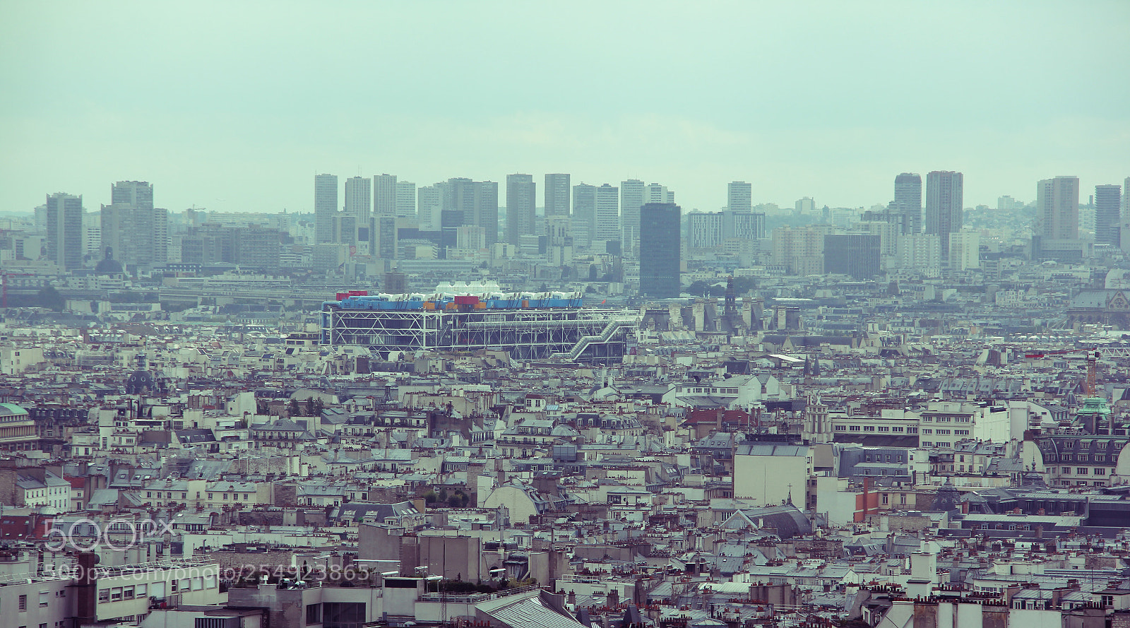 Canon EOS 550D (EOS Rebel T2i / EOS Kiss X4) sample photo. Centre pompidou photography