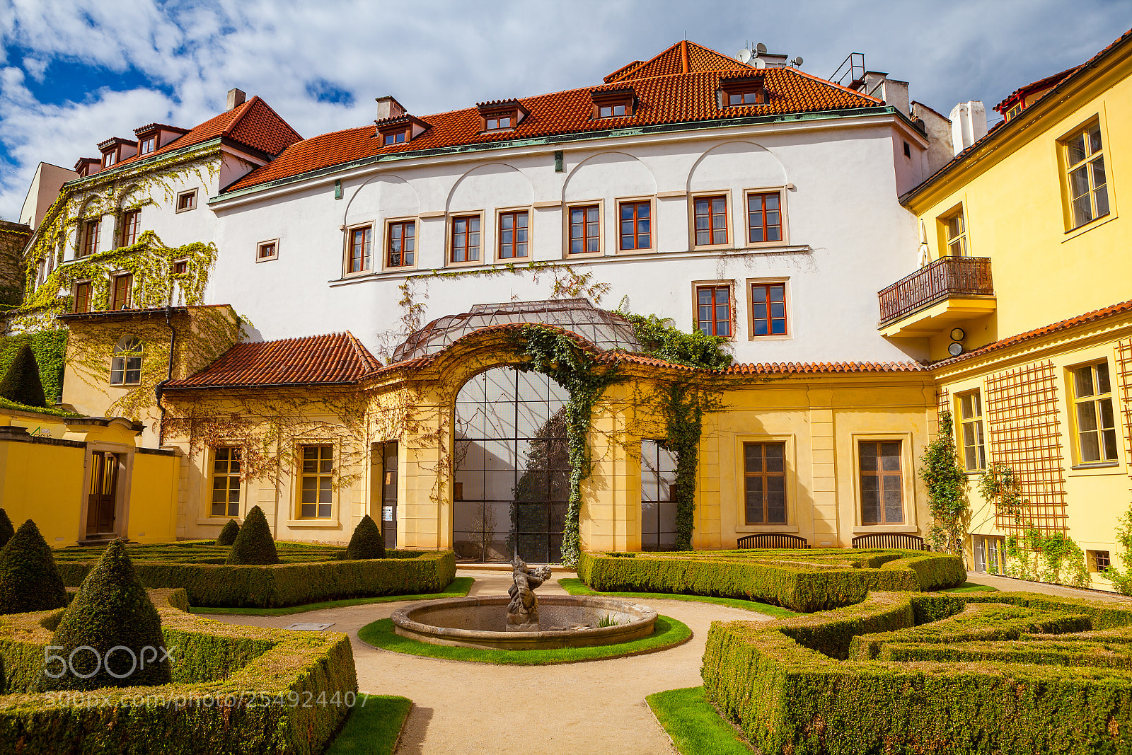 Canon EOS 5D Mark II sample photo. 18th century vrtba garden photography