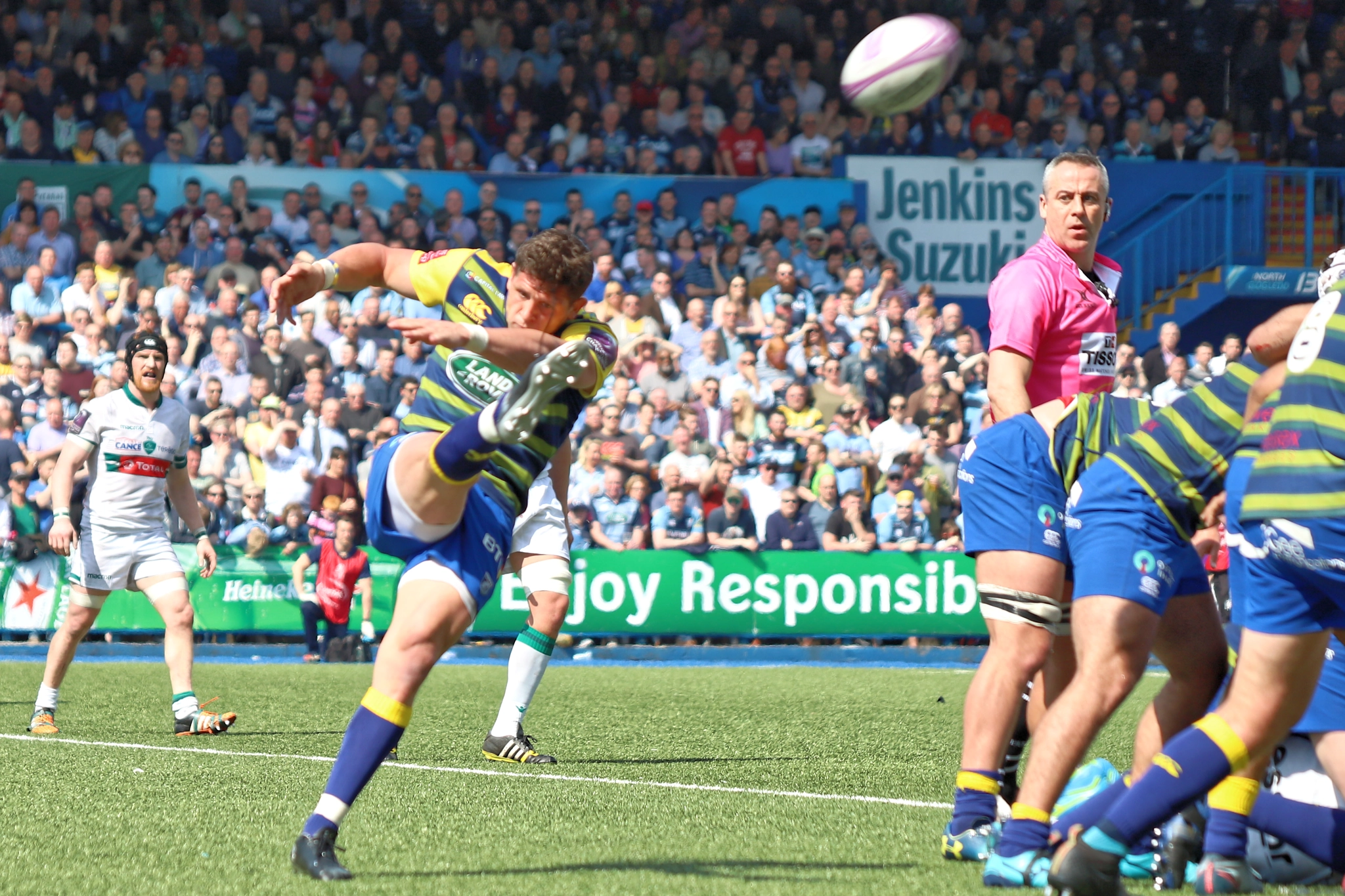 Canon EF 70-300 F4-5.6 IS II USM sample photo. Cardiff blues vs section paloise challenge cup photography