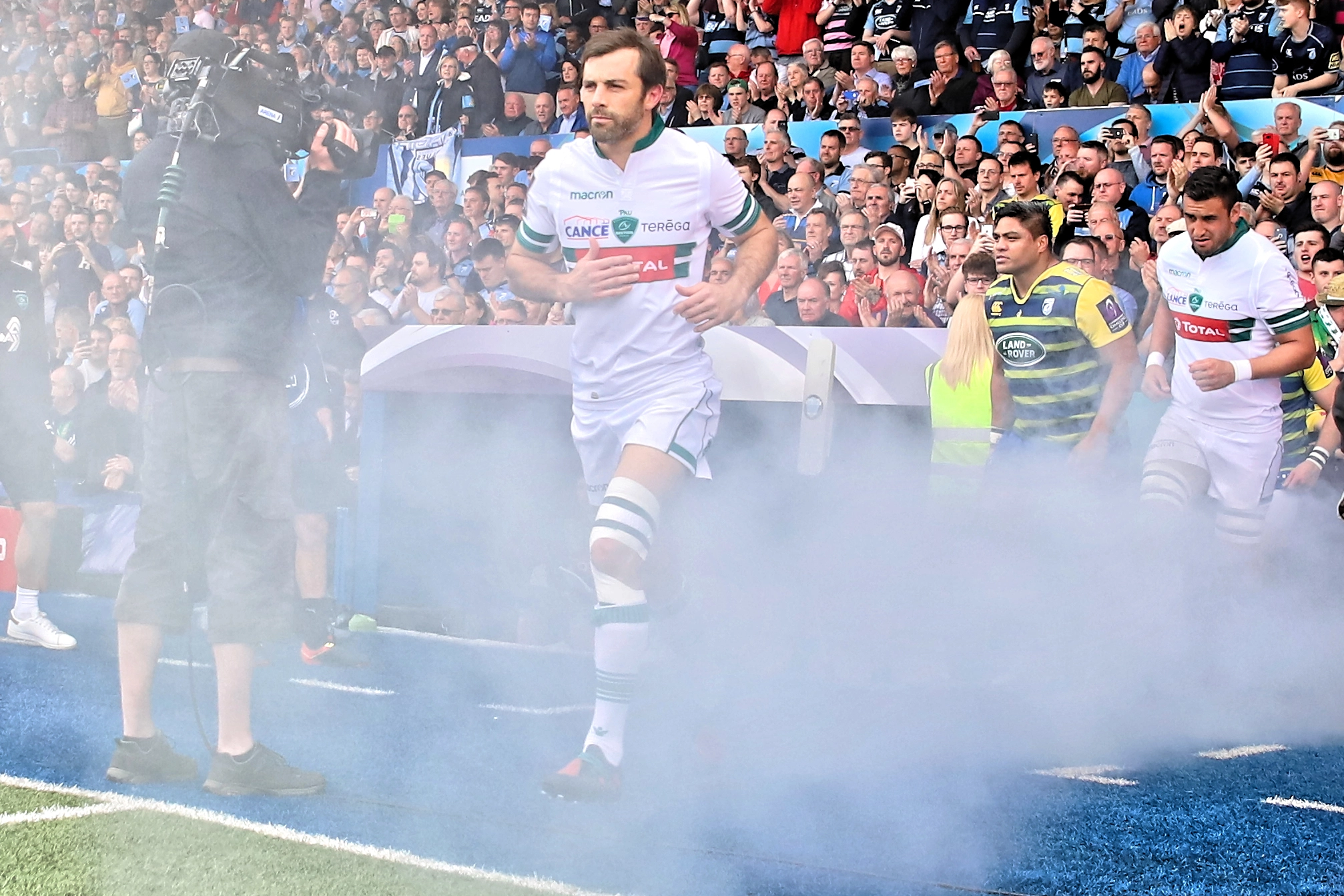 Canon EOS 6D Mark II + Canon EF 300mm F2.8L IS II USM sample photo. Cardiff blues vs section paloise challenge cup photography